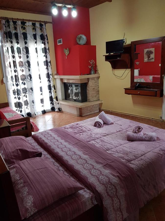 Alexandros Guesthouse Orma Bagian luar foto