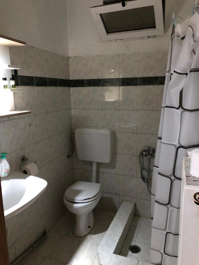Alexandros Guesthouse Orma Bagian luar foto