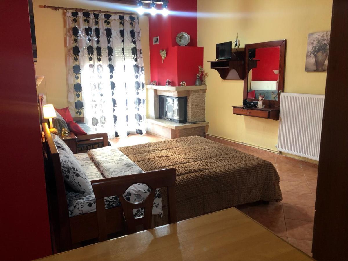 Alexandros Guesthouse Orma Bagian luar foto