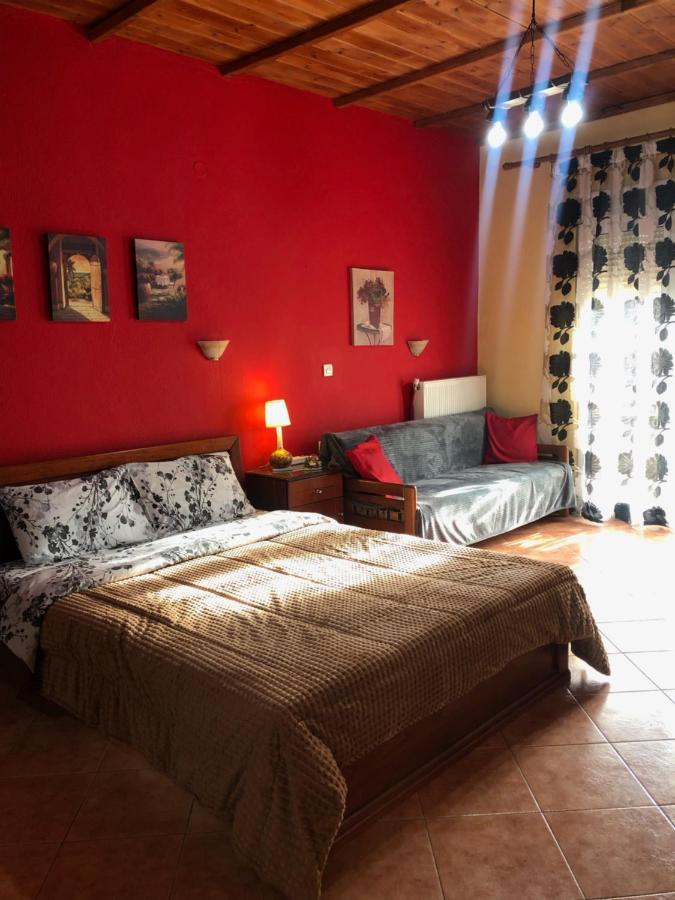 Alexandros Guesthouse Orma Bagian luar foto