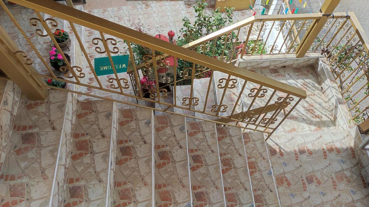Alexandros Guesthouse Orma Bagian luar foto